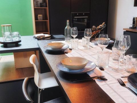 showroom cuisine sur mesures ilot central espace repas